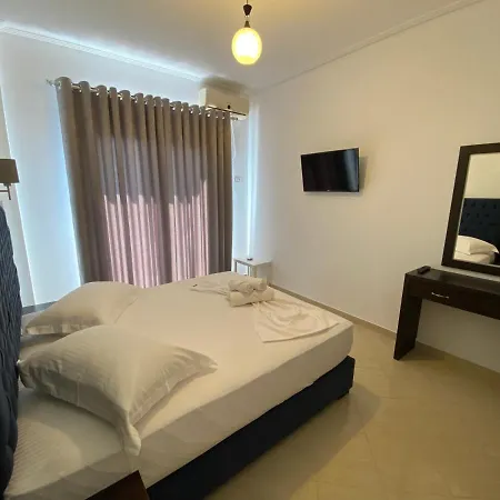 Fron Hotell