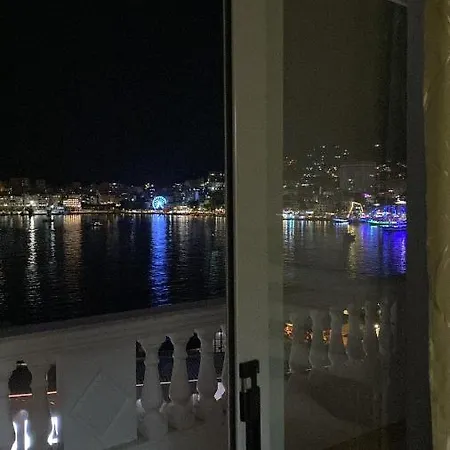 Fron Hotell *