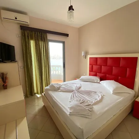 Fron Hotell *