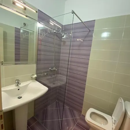 Hotel Fron *