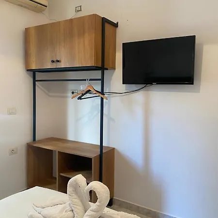 Fron Hotel *