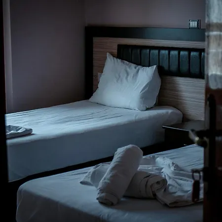 Fron Hotel *